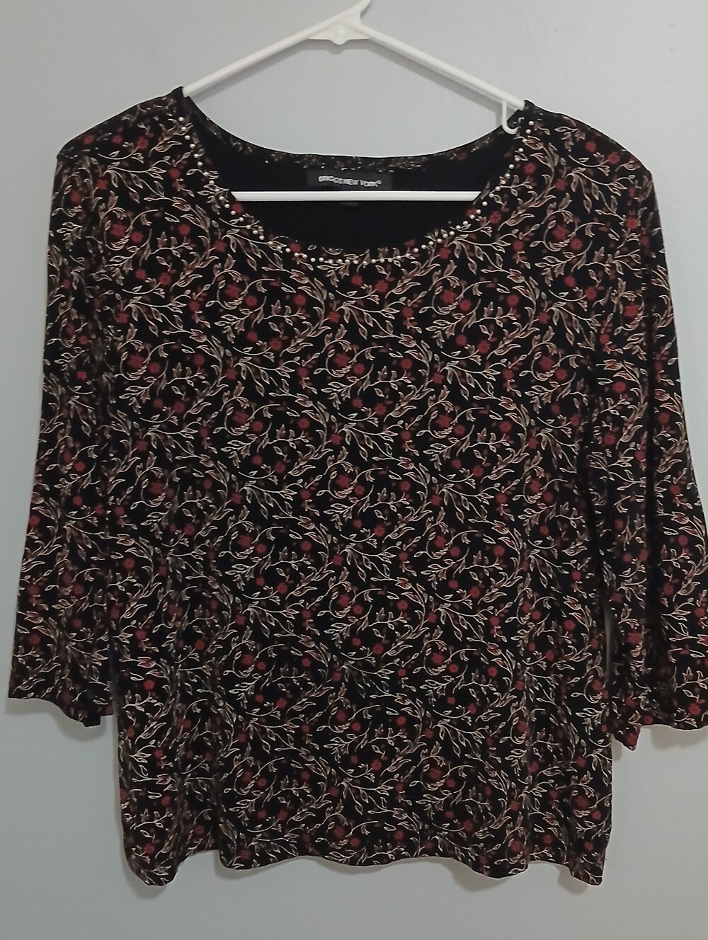 Briggs New York Black Floral Long Sleeve Scoop Neck Top